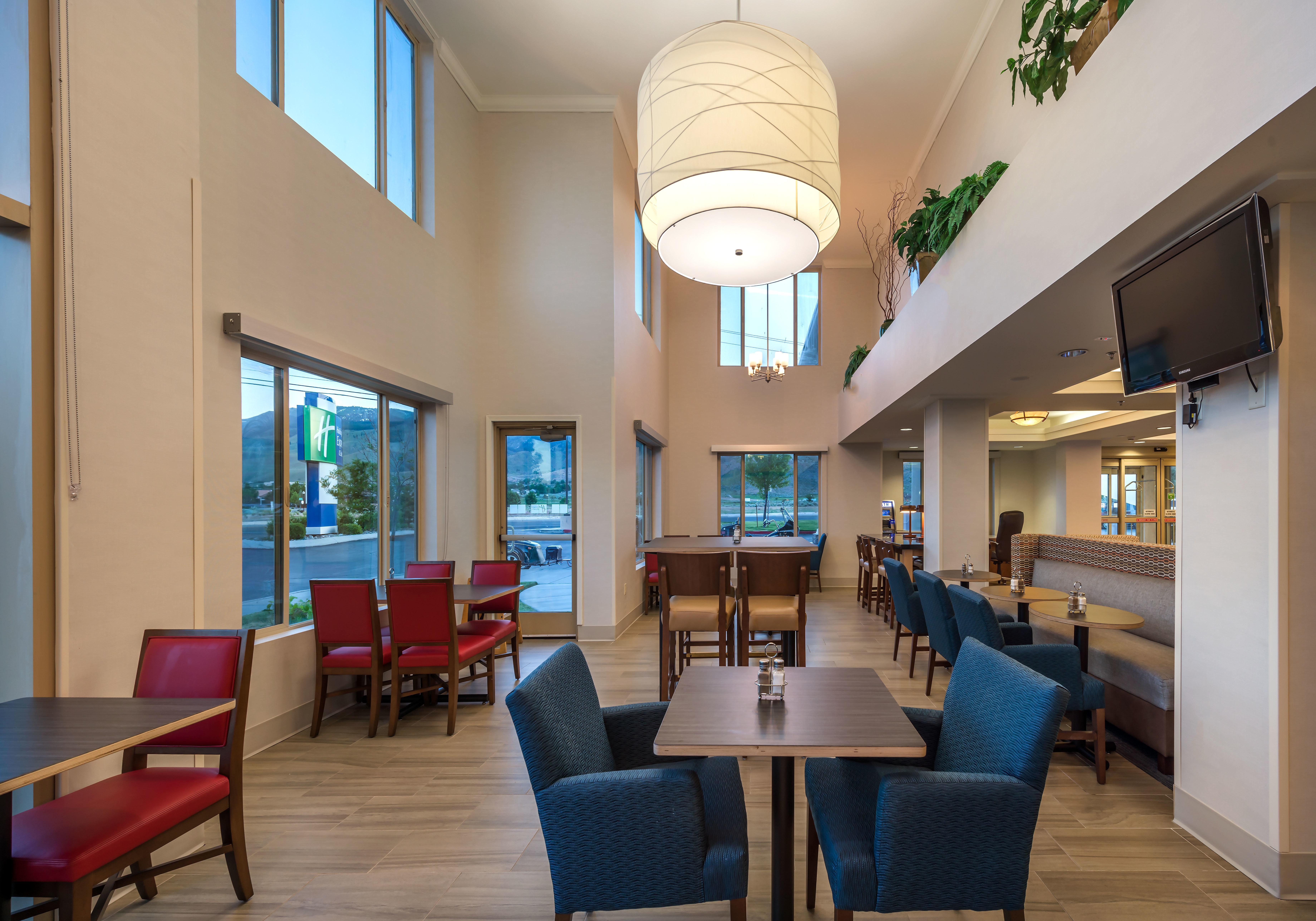 Holiday Inn Express Hotel & Suites Carson City By Ihg Exterior photo